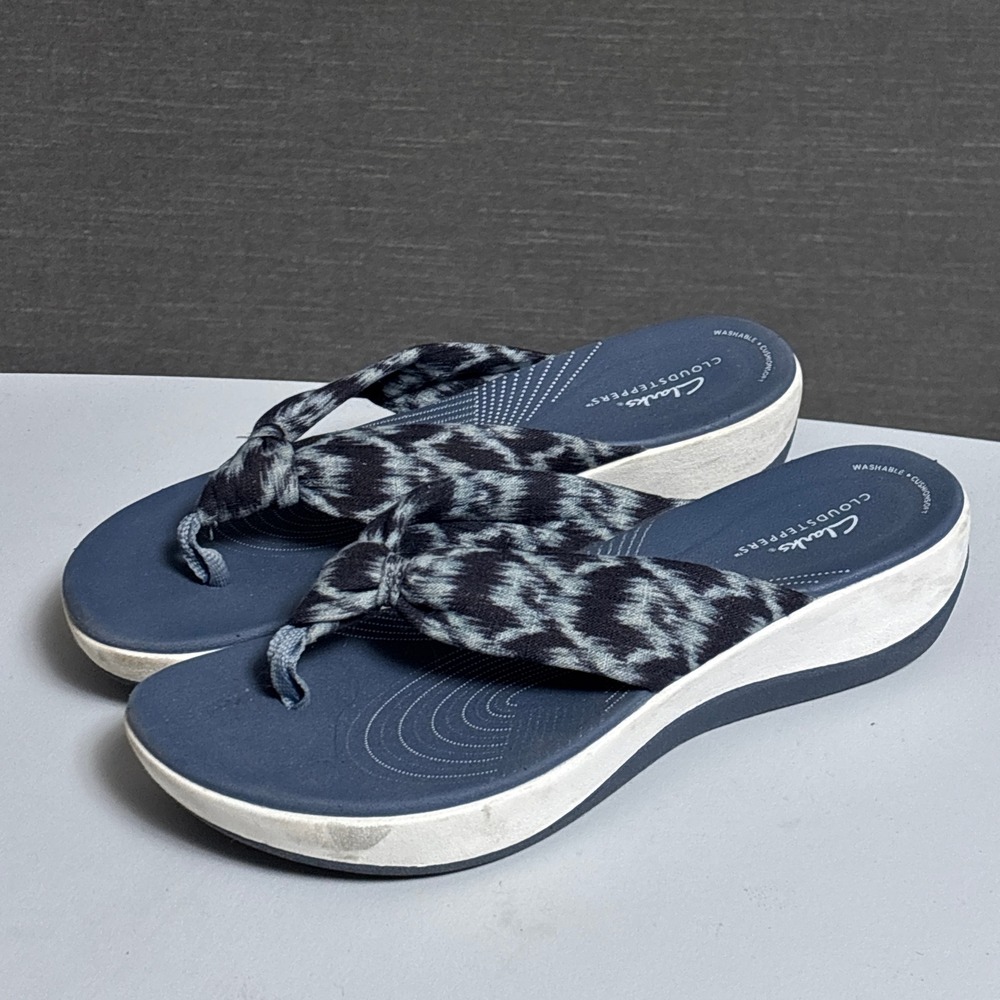 Clarks Sandals 9 M Blue Ikat Cloudsteppers Arla Glitz Wedge Flip Flops